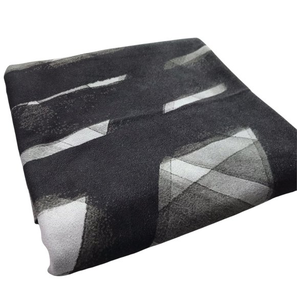 Lululemon Yoga Towel, Large, Black White Abstract Lines Brush Stream Silver - Picture 16 of 16